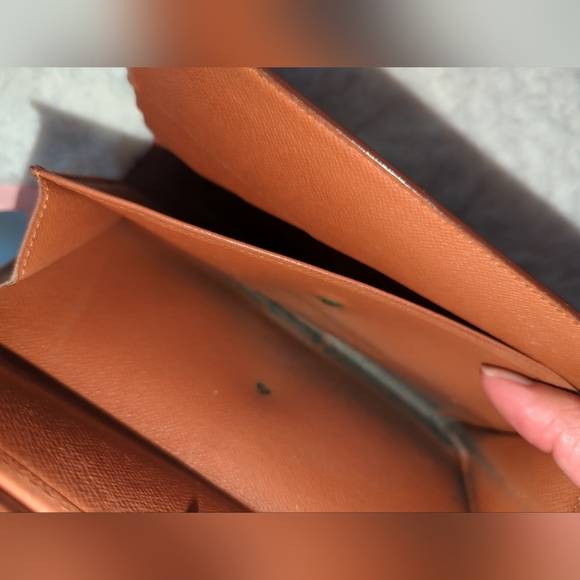 Louis Vuitton Authentic Brown Monogram Sarah Clutch Wallet Gold Chain + Charm - Picture 6 of 9